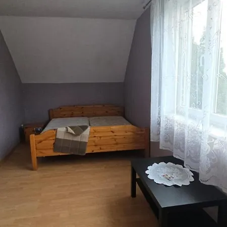 Dom W Zbychowie 펜션